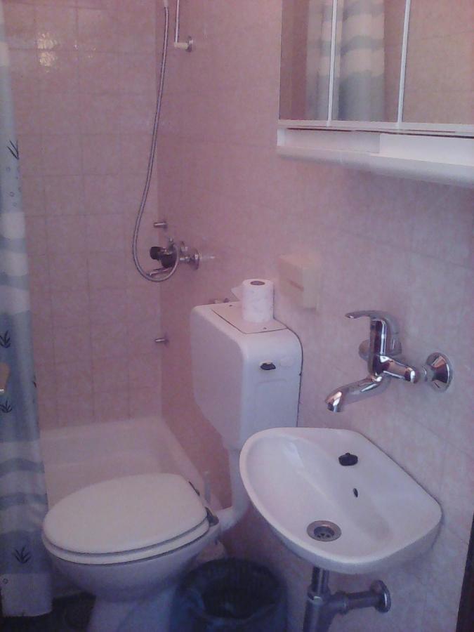 Dvokrevetna Soba S Balkonom I Kuhinjom 1 Apartment Podgora Exterior photo